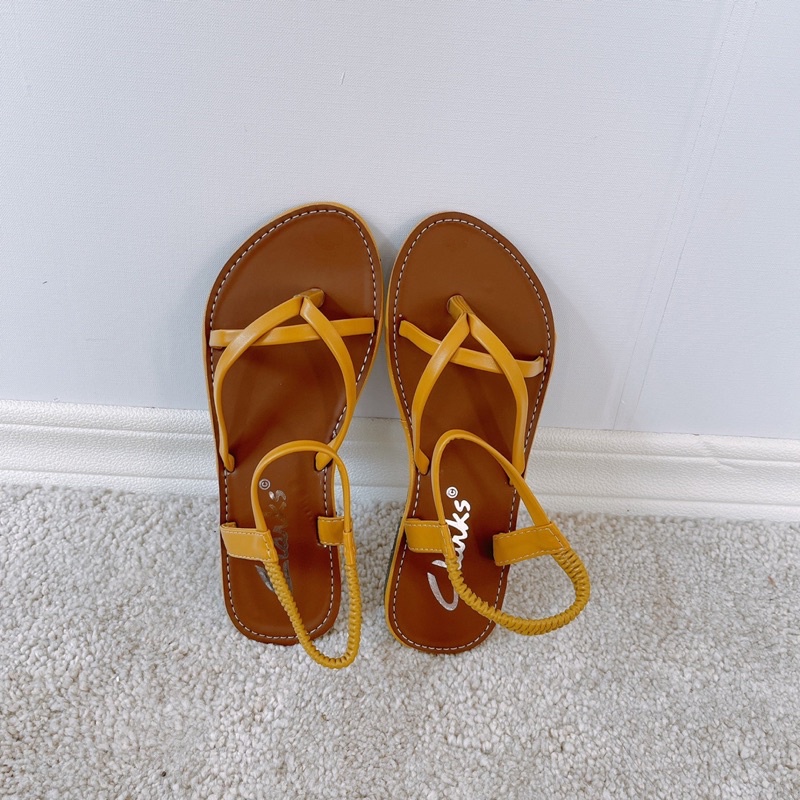 Giày sandal nữ mảnh nữ đế bằng kẹp giày sandal dây đi học SOBINAA
