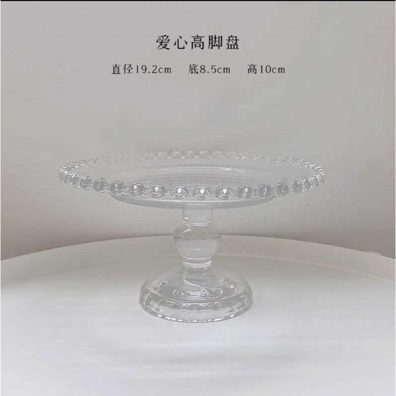 Khay đựng bánh có nắp đậy dạng vòm bằng thủy tinh phong cách Bắc Âu
