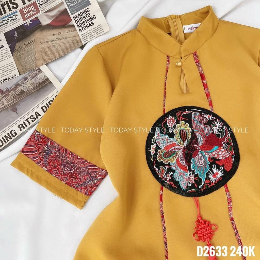 Đầm Cổ Tàu Nữ Dáng Ngắn Khoét Giọt Nước Đính Hình Tròn Trang Trí Chất Vải Dày Dặn Màu Vàng Tôn Dáng. | BigBuy360 - bigbuy360.vn