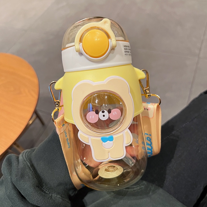 Bình nước nhựa dung tích lớn có ống hút hình gấu dễ thương cho bé vào mùa hè
