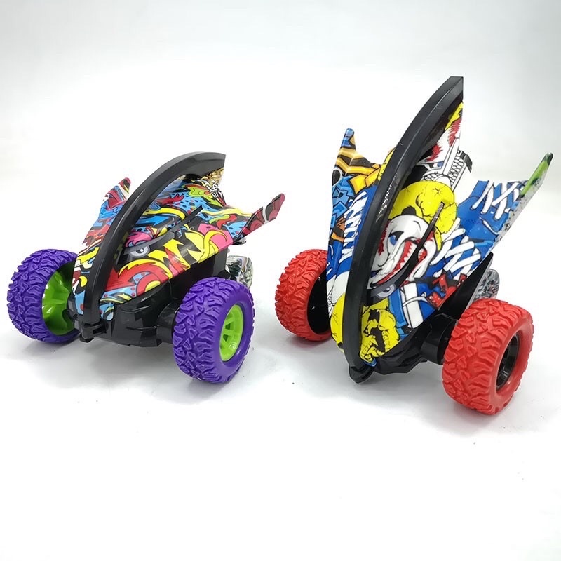 Xe địa hình 4 bánh cá mập xoay 360 độ chạy đà cực mạnh