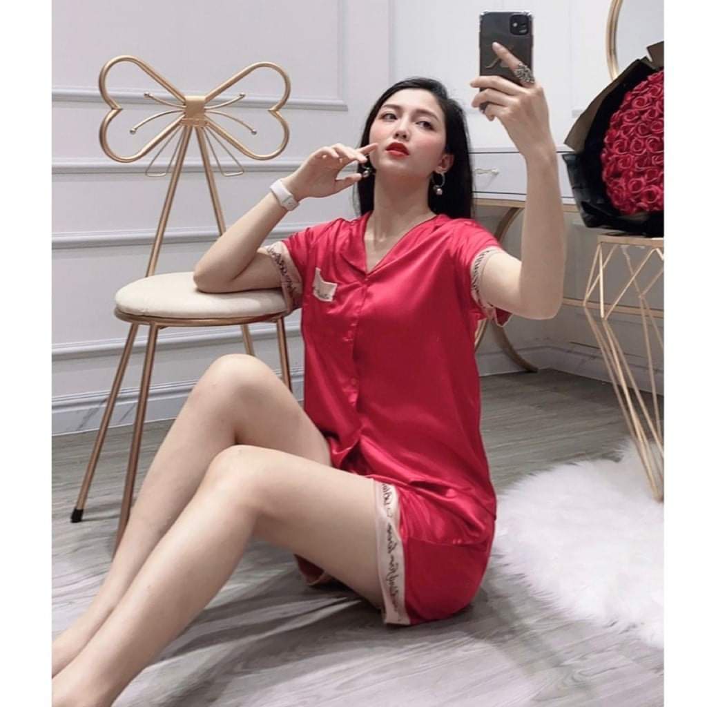 Bộ Đồ Ngủ Pijama Lụa Tay Cộc Quần Đùi Siêu Xinh, Mềm Mịn, Chất Đẹp Độc Lạ Khó Tìm | BigBuy360 - bigbuy360.vn
