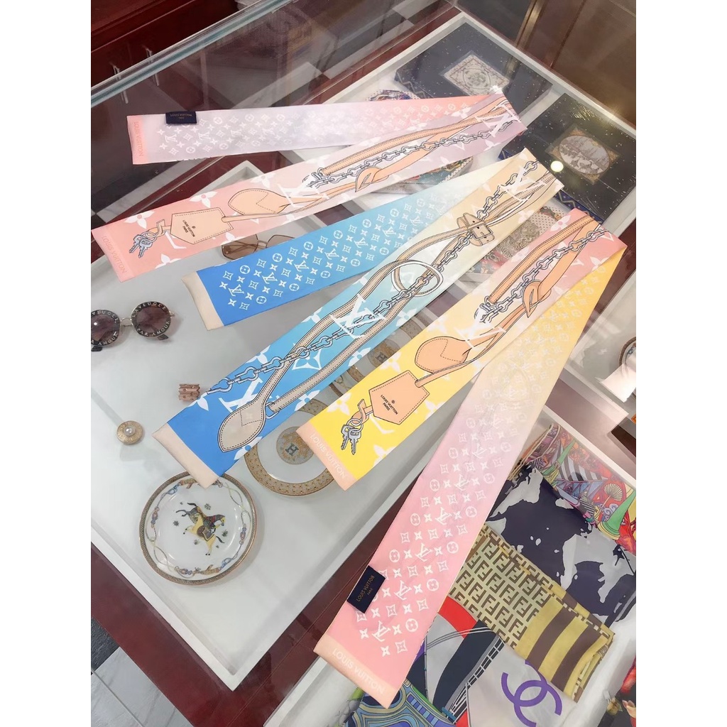 Khăn Choàng Cổ / Túi Xách Vải Lụa Dài In Chữ Màu Gradient Thời Trang Cho Nữ