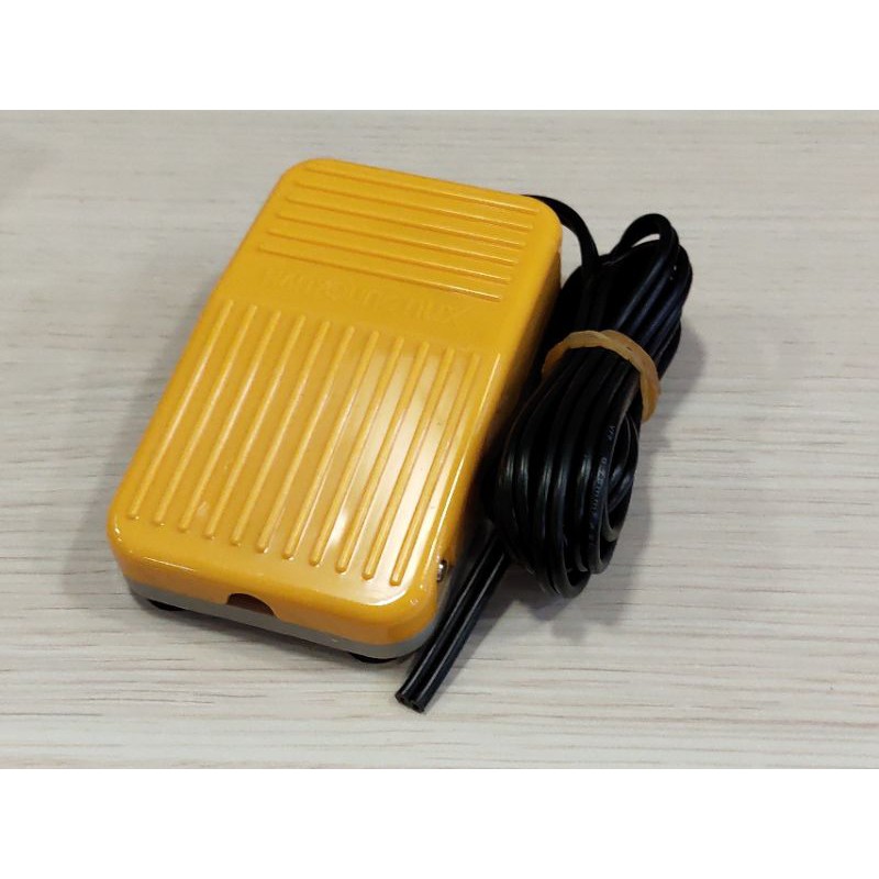 Công tắc bàn đạp HY-101 Hanyoung