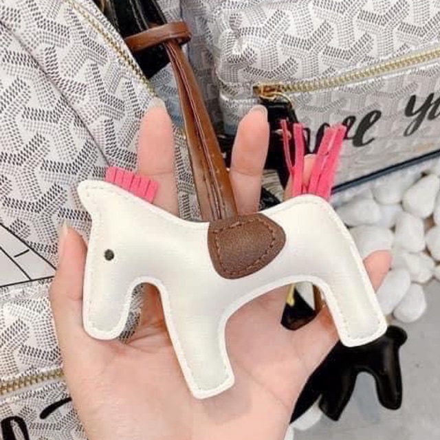 MÓC KHOÁ NGỰA HERMES CÓ SẴN