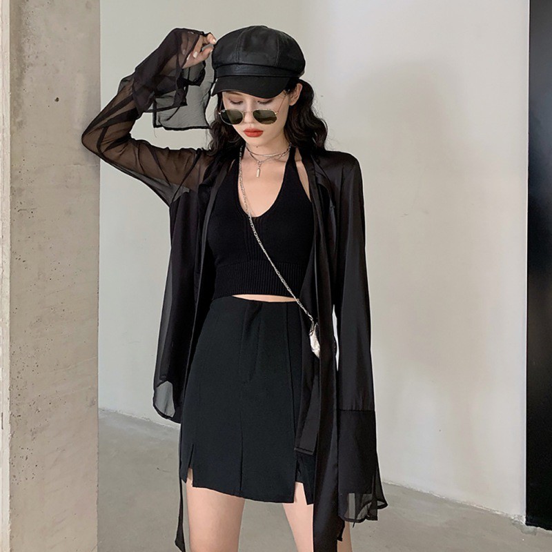 Áo cổ yếm dáng ngắn thời trang cho nữ | BigBuy360 - bigbuy360.vn
