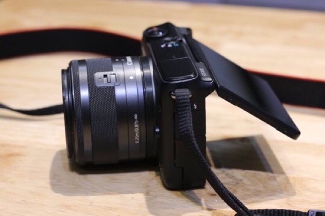 Bộ máy Canon M10 kèm lens kit STM