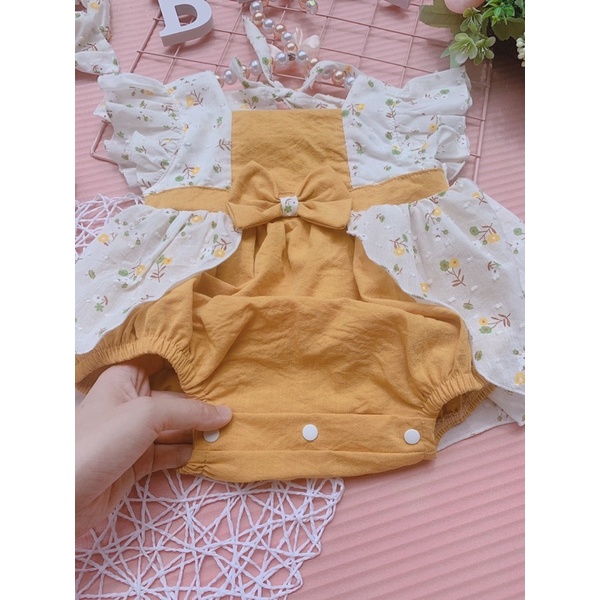 Body cho bé gái sơ sinh Màu vàng phối hoa nhí Size 4 đến 13kg Kèm băng đô nơ và giày vải Nina Kids Boutique