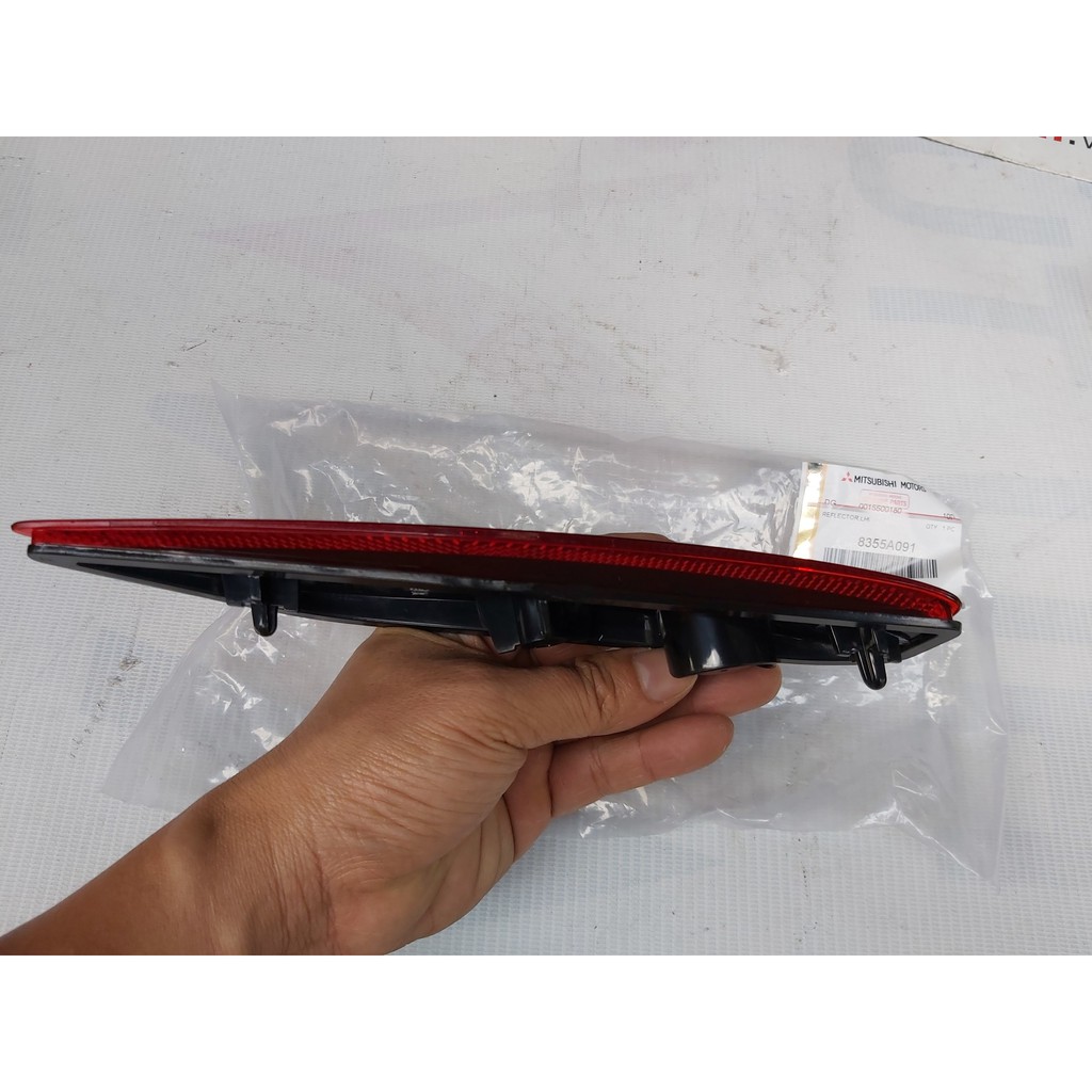 Đèn phản quang xe Mitsubishi xpander