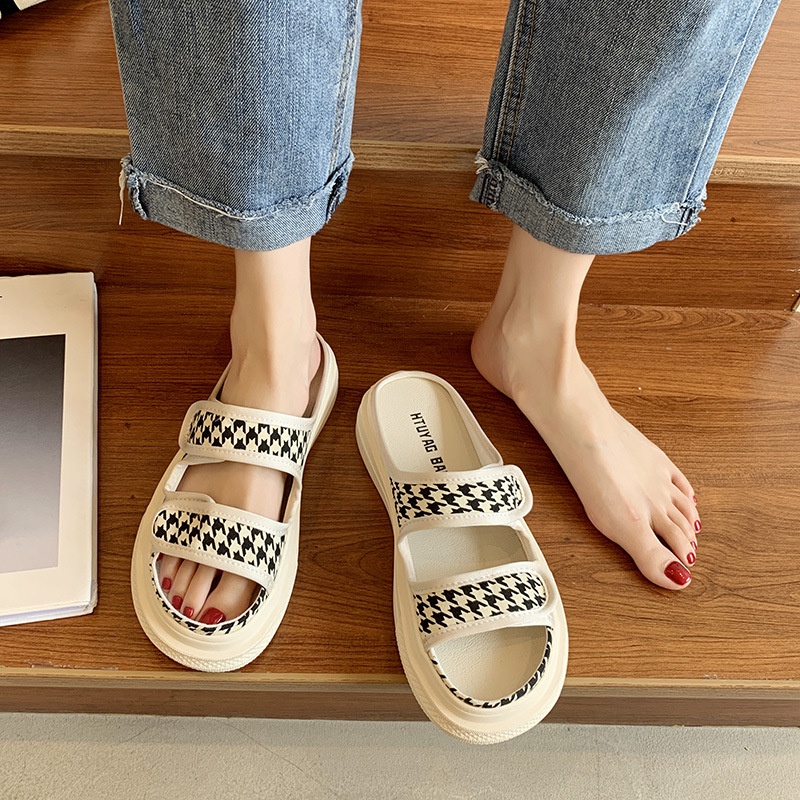Dép Quai Ngang Nữ Thời Trang Cao Cấp Đế Bánh Mì Cao 3cm Chống Trơn Trượt Kiểu Dáng Thể Thao Chuẩn From Bản Đẹp