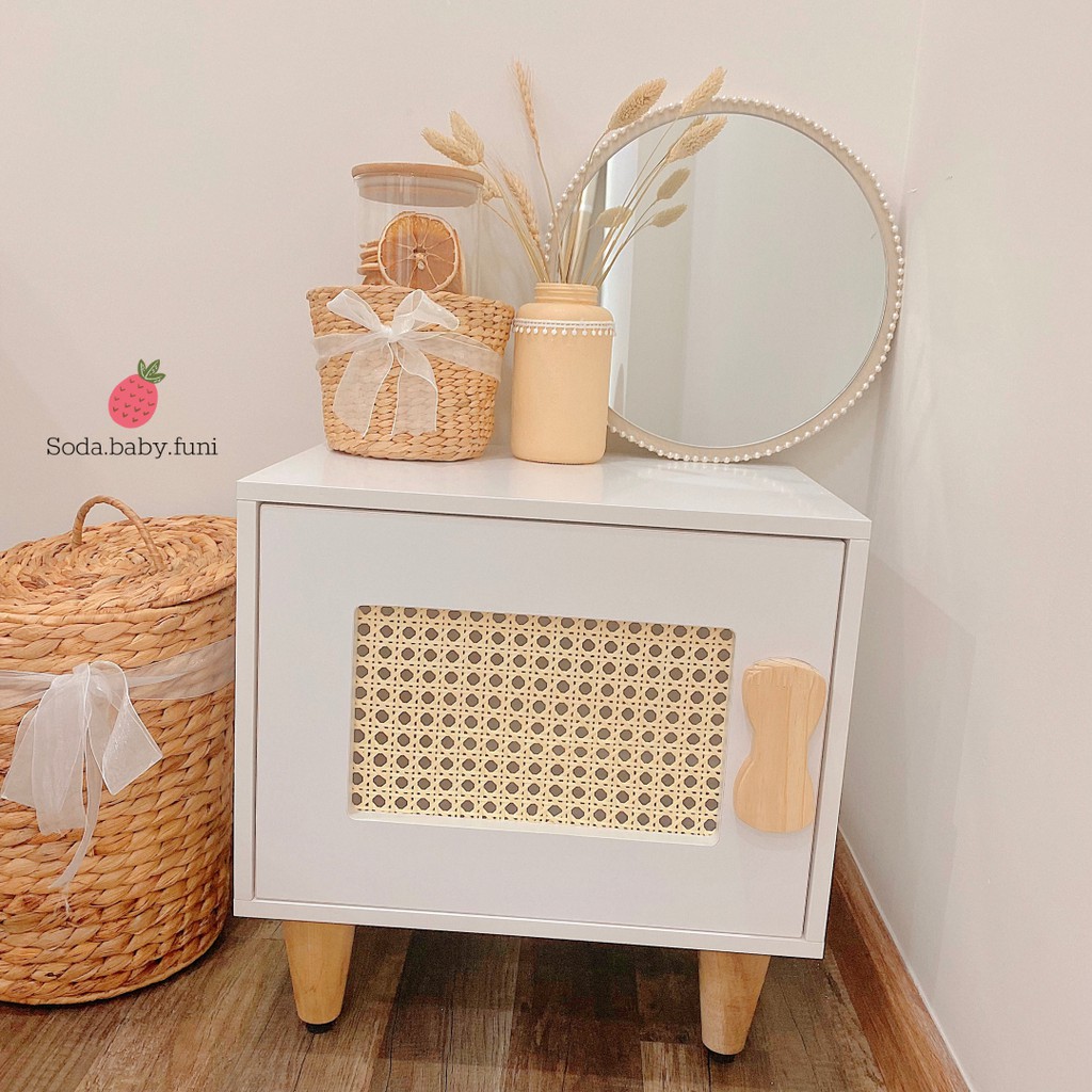 .. Tủ nhỏ decor, tab đầu giường lưới mắt cáo vintage màu trắng gỗ dễ thương trang trí nhà cửa mã 002