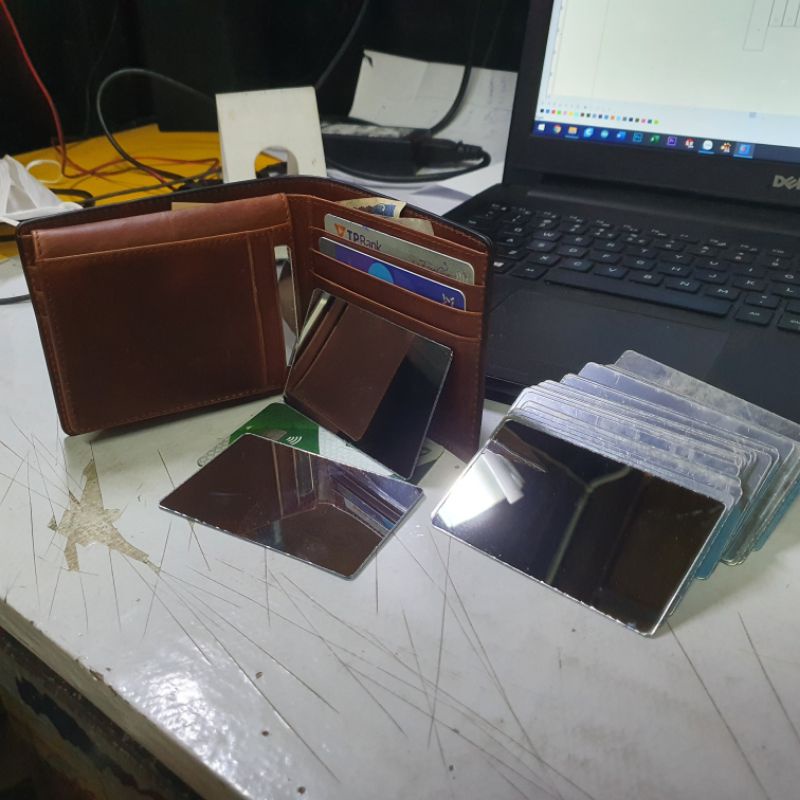 Gương Bỏ Túi Hình Thẻ ATM Nhỏ Gọn