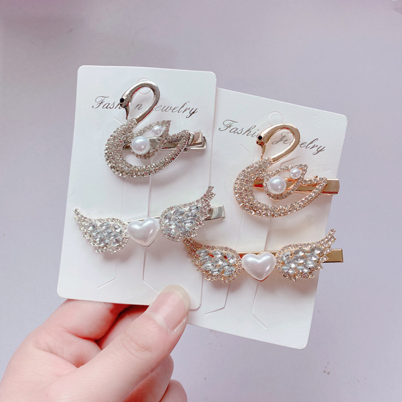 Kẹp Tóc Hình Bướm Đính Đá Đầy Cá Tính