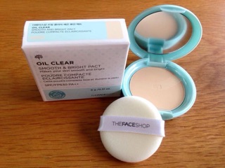 Phấn Nén Oil Clear Smooth & Bright Pact