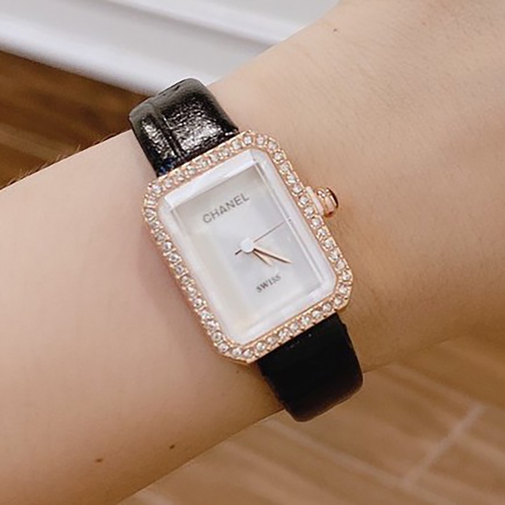 Đồng hồ nữ Chanel đeo tay cao cấp viền kim loại dây da, chống nước - bảo hành 12 tháng | BigBuy360 - bigbuy360.vn