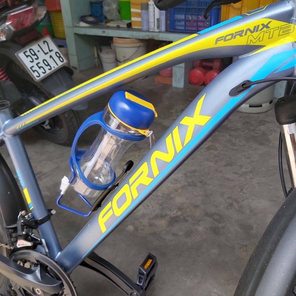 Bình nước thể thao dung tích 600ml vòi xịt phun sương dạng xịt khoáng tiện lợi, hàng khuyến mãi giá rẻ, số lượng có hạn | BigBuy360 - bigbuy360.vn