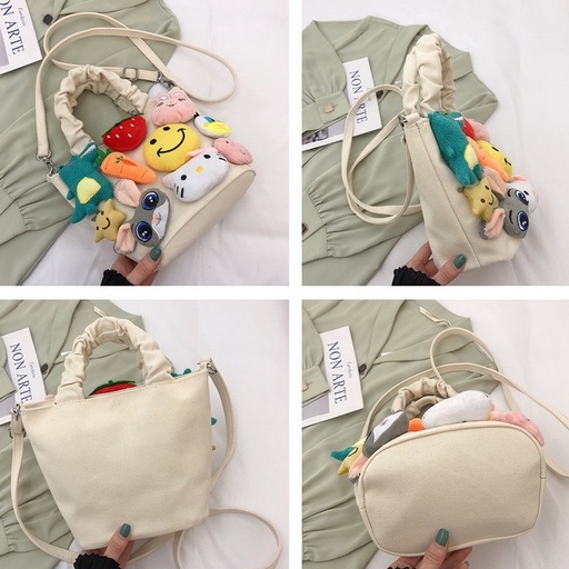 Túi xách vải đeo chéo phối mô hình thú nhồi bông phong cách hoạt hình dễ thương