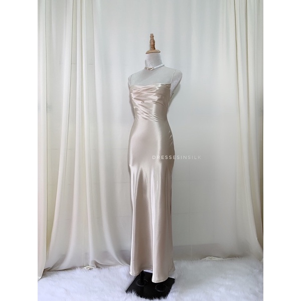 Đầm Lụa Dài Xẻ Đùi | BigBuy360 - bigbuy360.vn