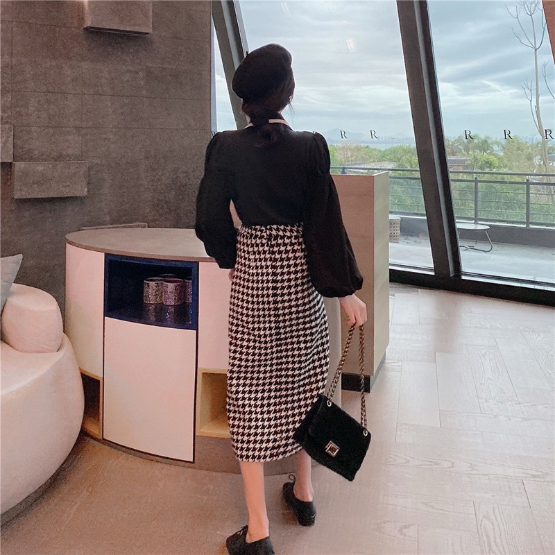 Áo sơ mi tay dài màu đen/ Chân váy dài lưng cao IELGY thiết kế thời trang cho nữ