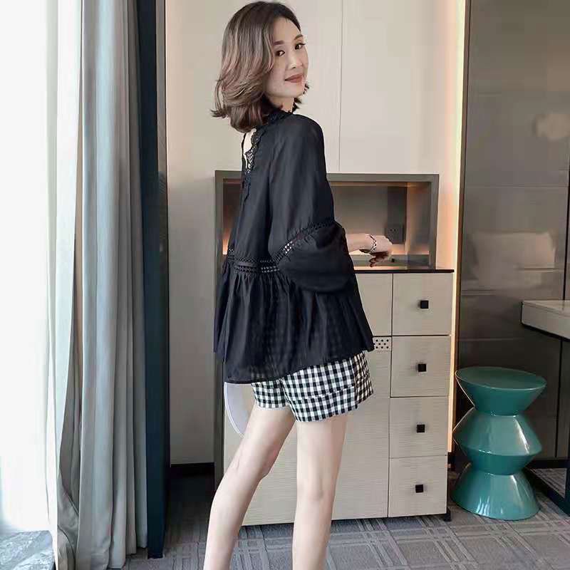 Áo Kiểu Tay Phồng Cổ Chữ V Phối Ren Lưới Thời Trang Mùa Hè 2022 Hàng Mới Phong Cách Châu Âu Dành Cho Bạn Nữ