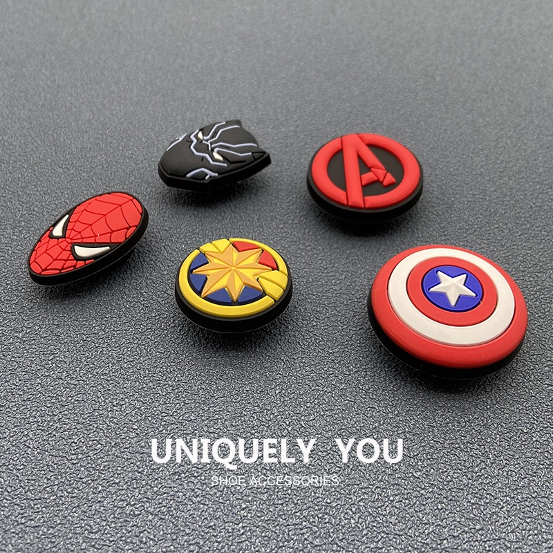 Móc Khóa Giày Crocs Hình Nhân Vật Hoạt Hình Avengers Trang Trí
