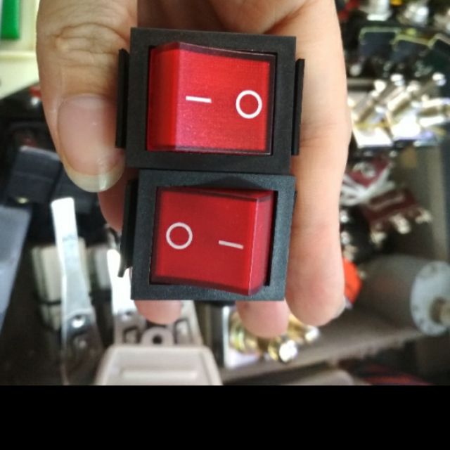 Công tắc đỏ 30A xin