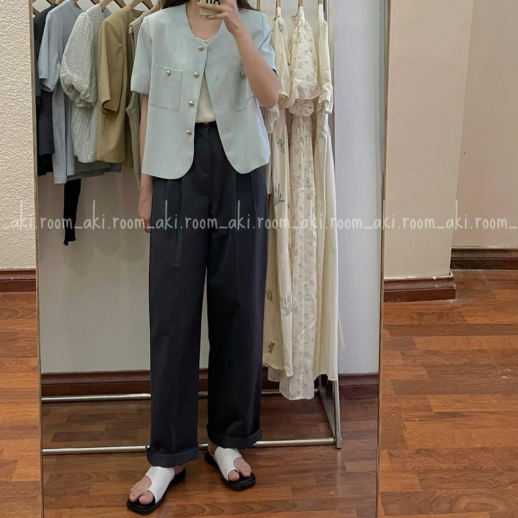 Set blazer cộc tay hai lớp mỏng có đệm vai hai túi vuông ngực cúc vàng mix chân váy ngắn 15387
