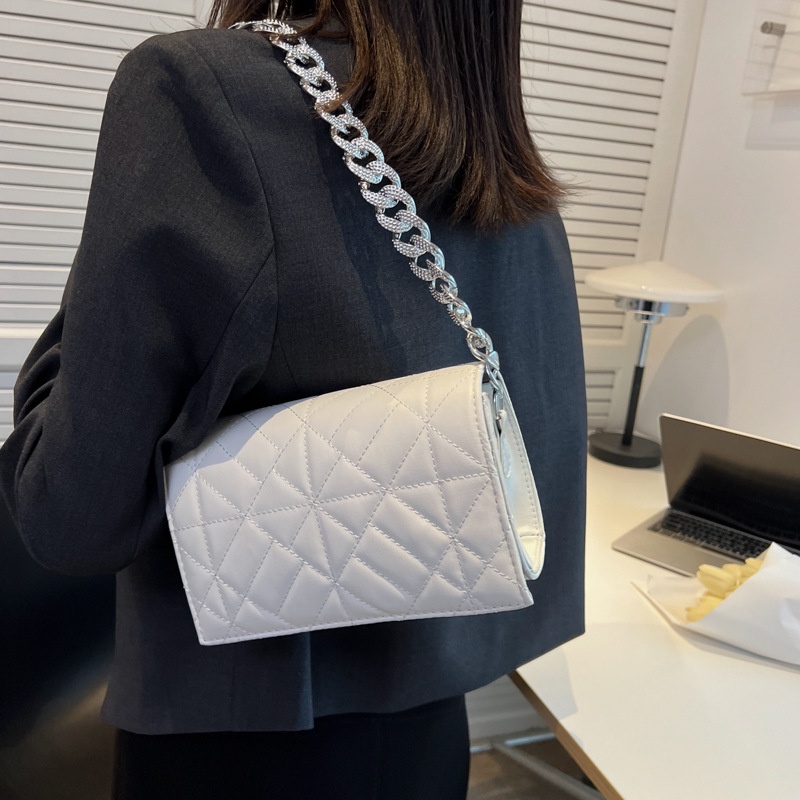 Túi đeo vai IELGY phối dây xích dáng vuông nhỏ họa tiết hình thoi phong cách Hàn Quốc dành cho nữ