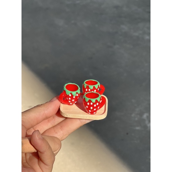 Cốc Mini hình dâu tây nhựa mini cho búp bê