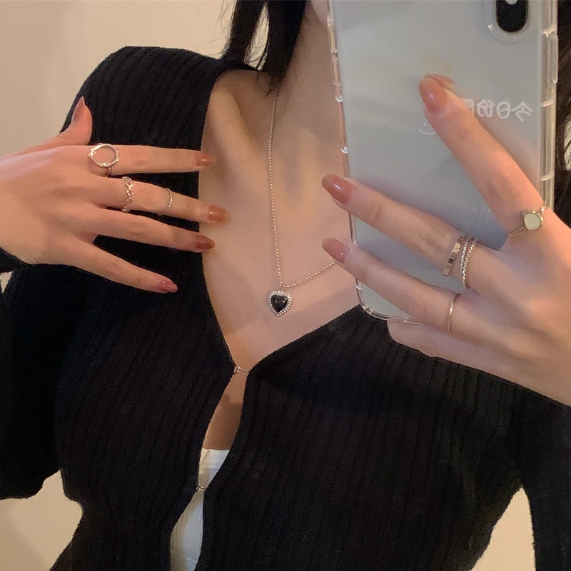 Vòng cổ màu đen theo phong cách retro Hàn Quốc