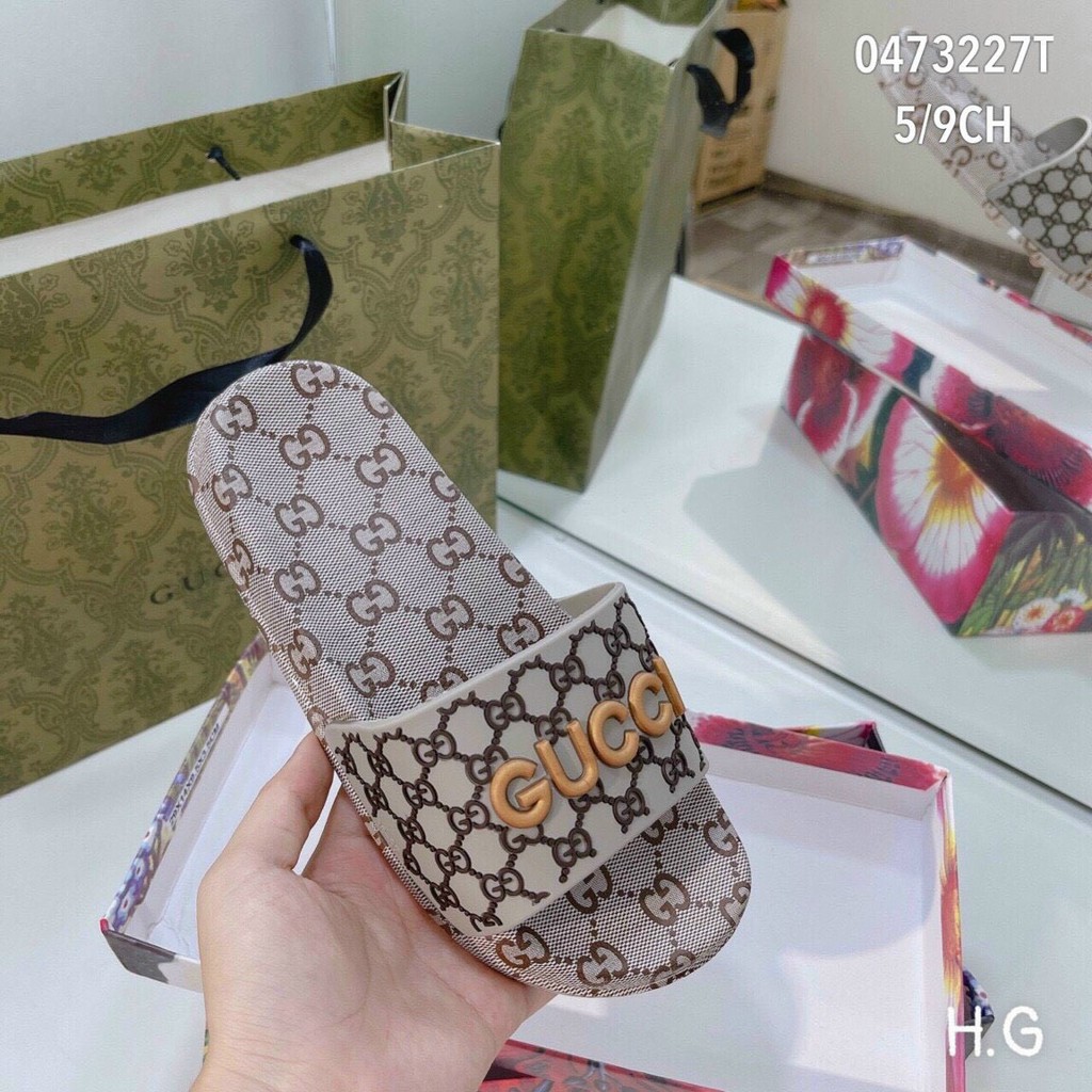 Dép Quai Ngang, Dép Nhựa Nữ In Chữ Nổi Kèm Hộp Cao Cấp
