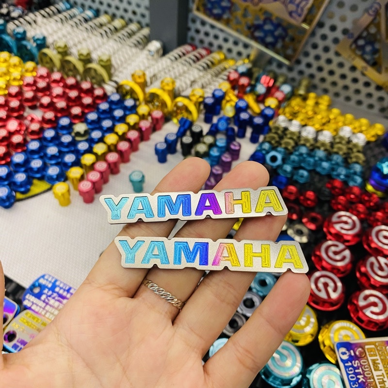 Tem Titan chữ Yamaha