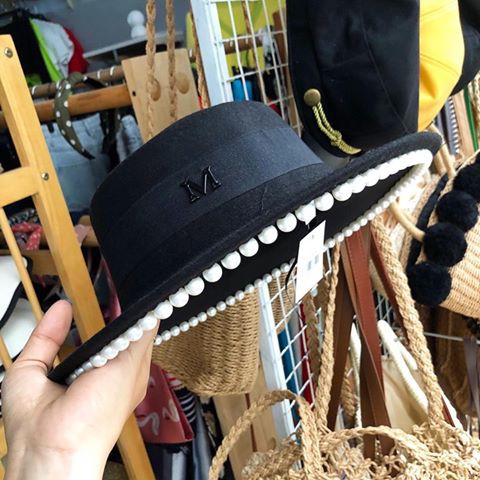 Nón gaucho đen vành viền hạt châu