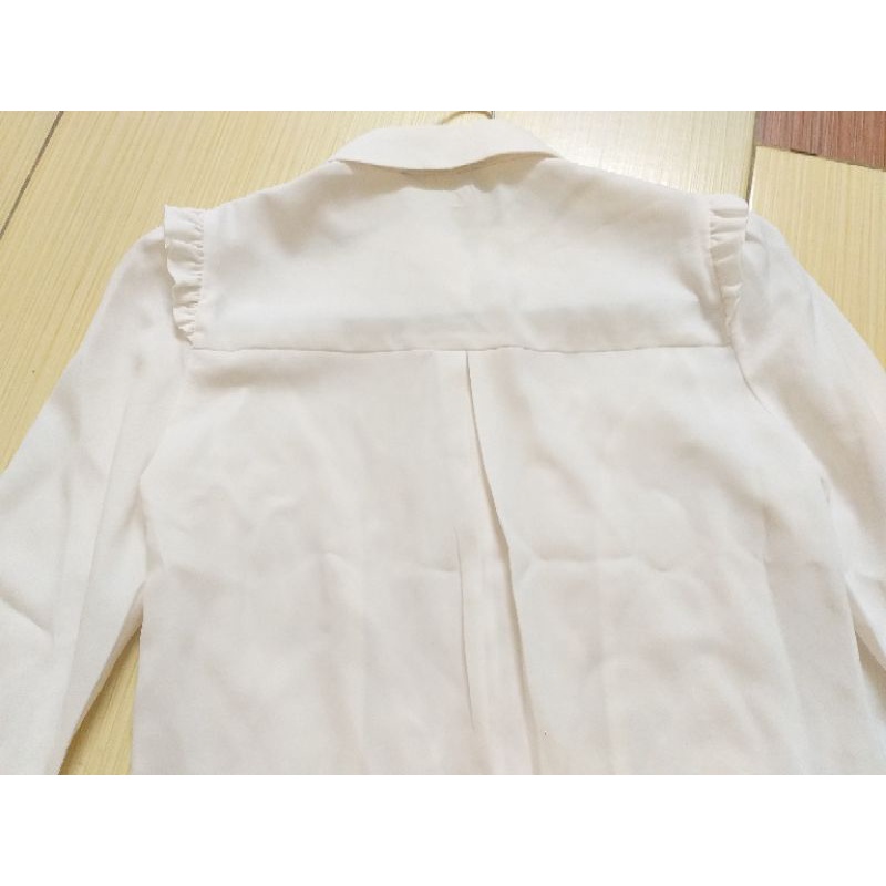 Áo sơmi trắng phối ren size S thanh lý