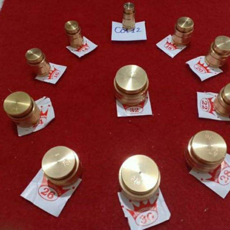 Khuôn đồng bọc nút vải