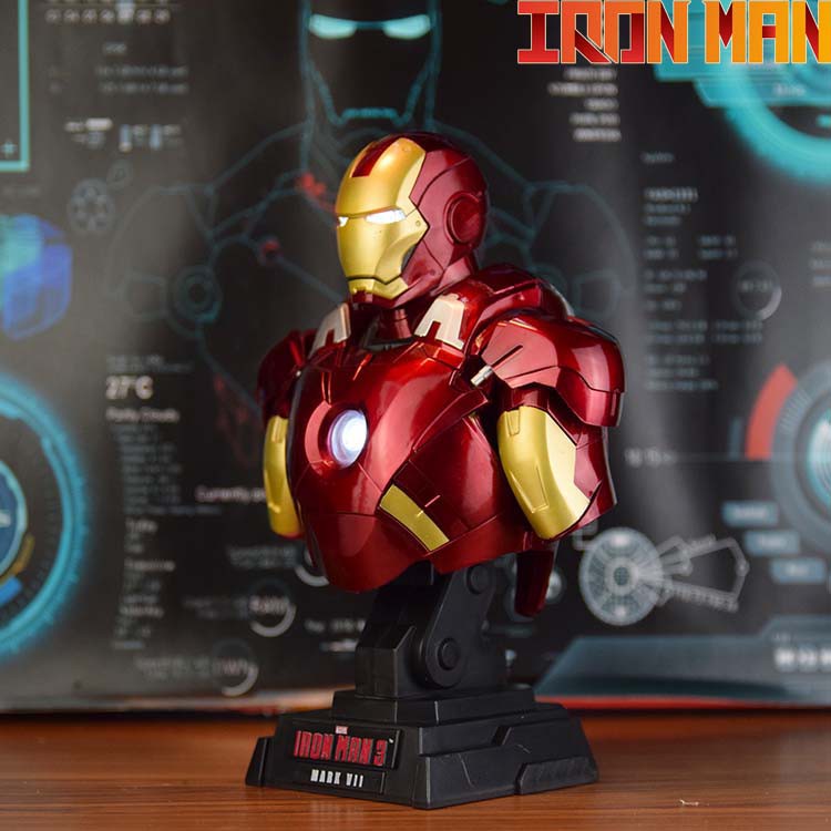 Mô hình Iron Man bán thân có LED 1/4 23cm Avengers