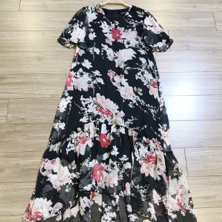 Đầm hoa đuôi cá Zara vải dư