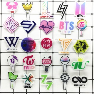 Huy hiệu cài áo cho các fan Kpop BTS