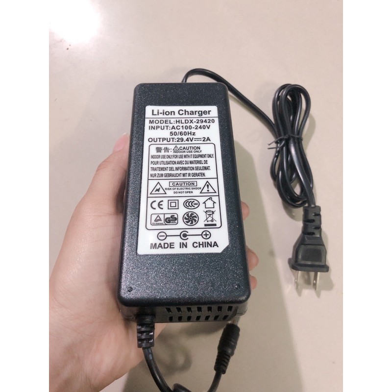 Sạc 7s 29.4v có quạt tản nhiệt chuẩn 3a