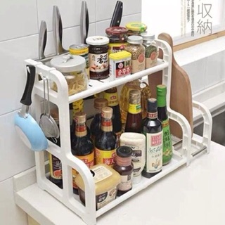 Kệ gia vị có chỗ để thớt