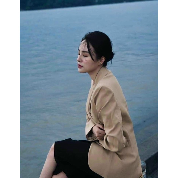 áo khoác nữ blazer 2 màu đen và be | BigBuy360 - bigbuy360.vn