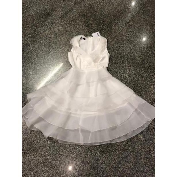 Đầm xoè tầng voan kiếng công chúa