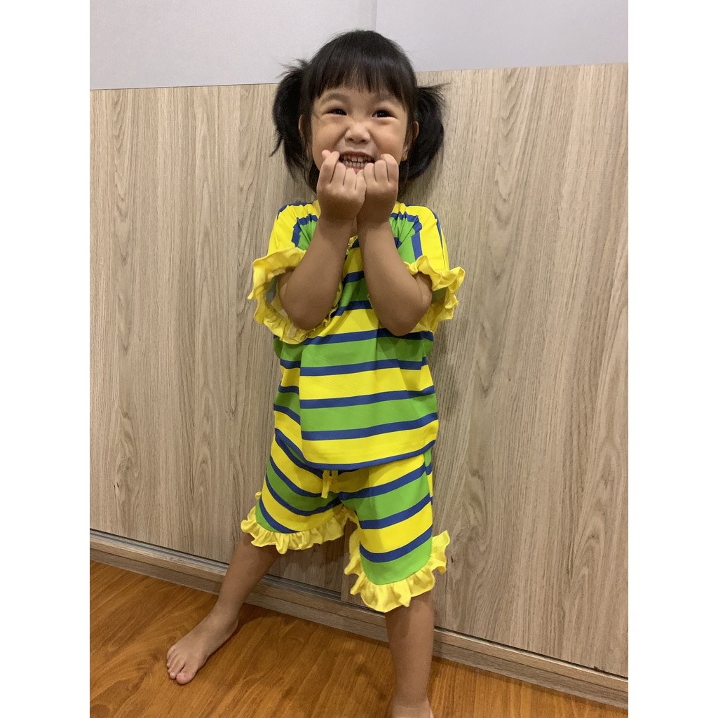 Bộ quần áo trẻ em bé gái Sọc sắc màu siêu dễ thương - Chất đũi cực mát Size từ 9-25kg.