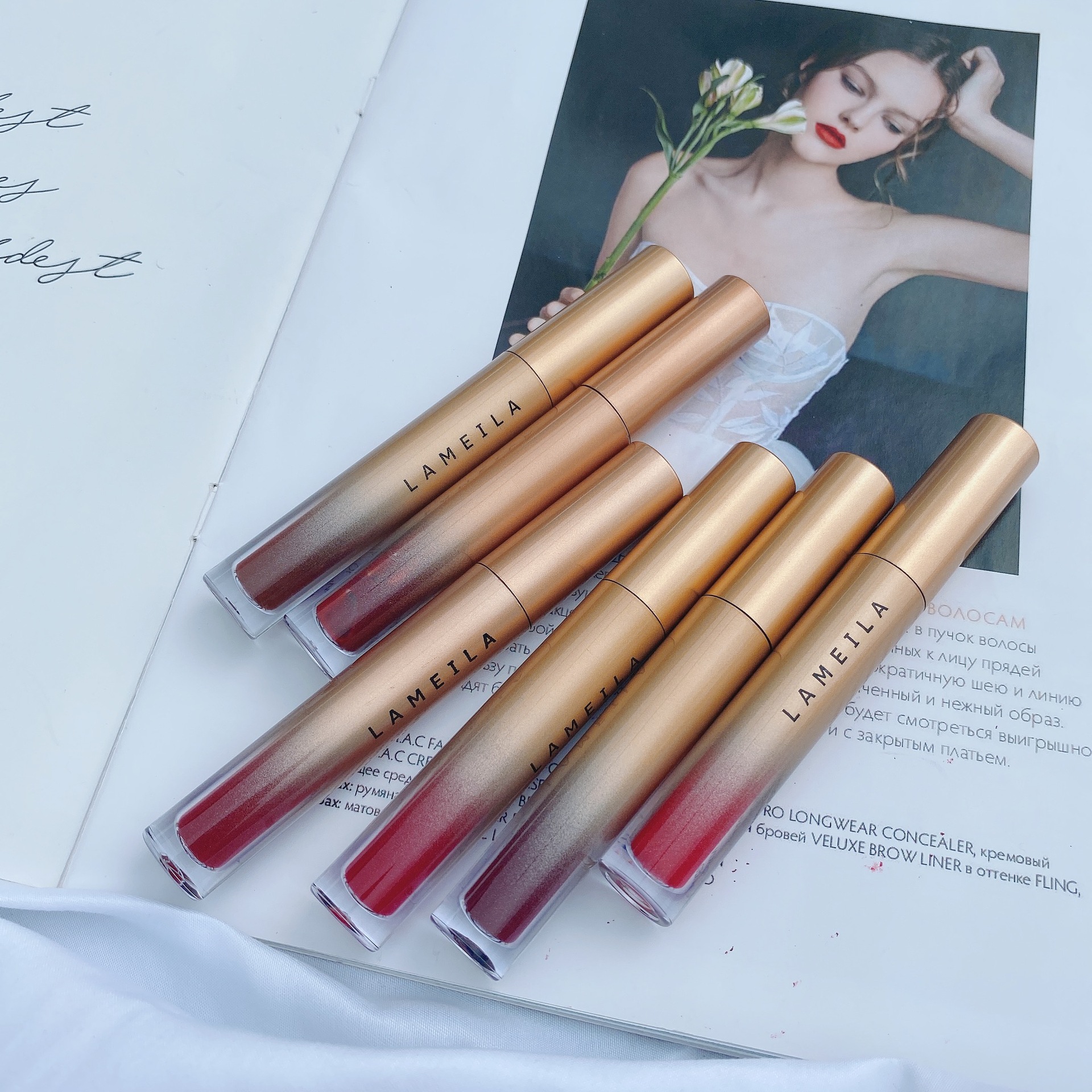 (Hàng Mới Về) Son Kem Lì Chống Nước Lâu Phai Thiết Kế Vỏ Son Màu Vàng Đồng Sang Trọng | BigBuy360 - bigbuy360.vn