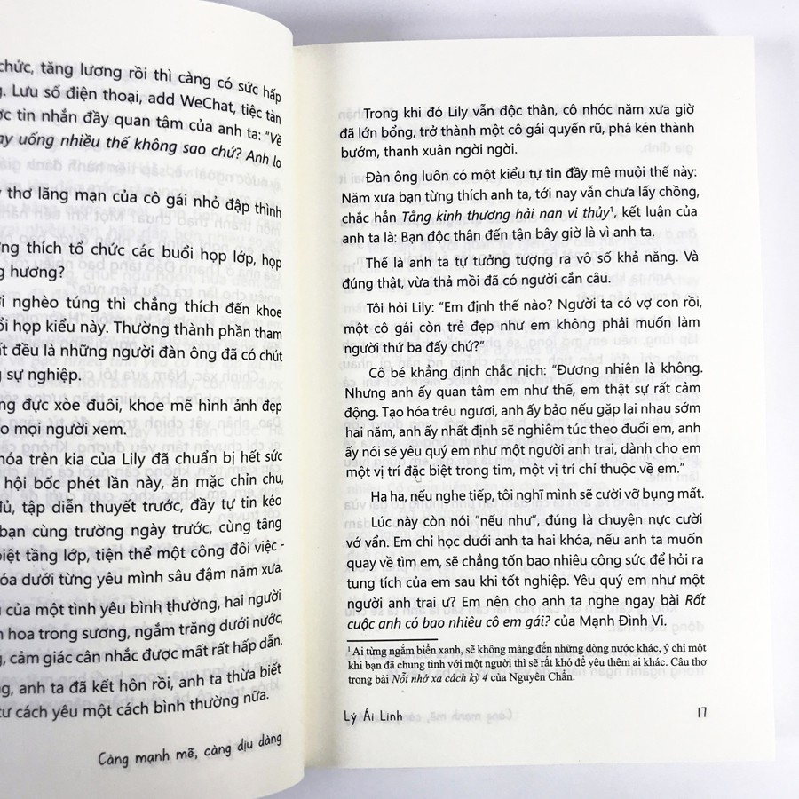 Sách Càng Mạnh Mẽ Càng Dịu Dàng (Kèm Bookmark) | BigBuy360 - bigbuy360.vn