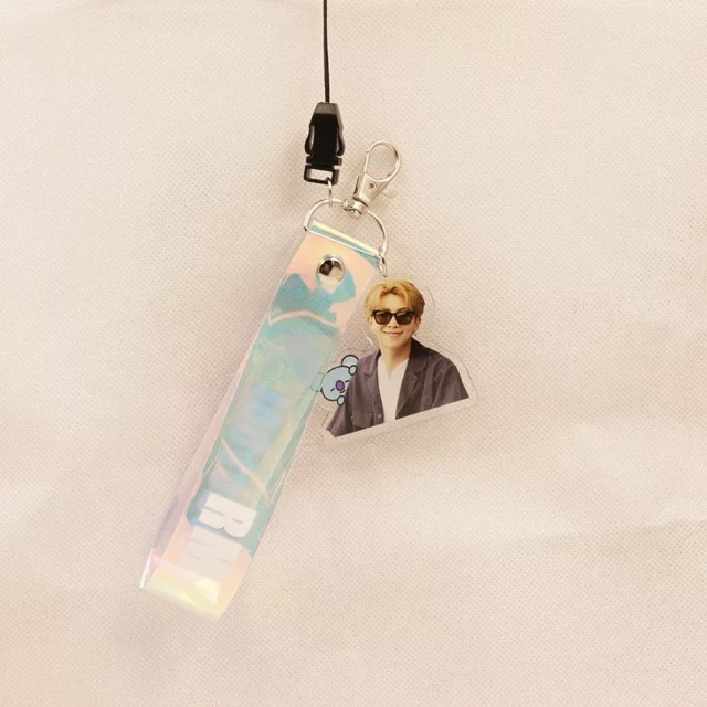 Nametag Hologram BTS - Dây đeo điện thoại Móc khoá BTS