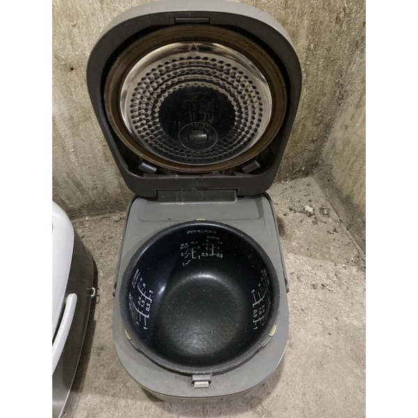 Nồi cơm điện cao tần IH Panasonic SR-HA102