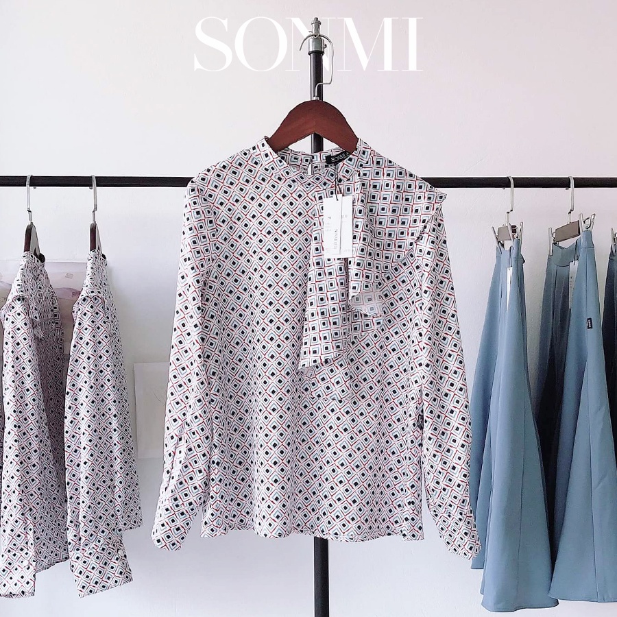 Áo Sơ Mi Nữ Kiểu Tay Dài Form Rộng SONMI Hàn Quốc Dáng Công Sở Họa Tiết Thiết Kế SARA PAYTON