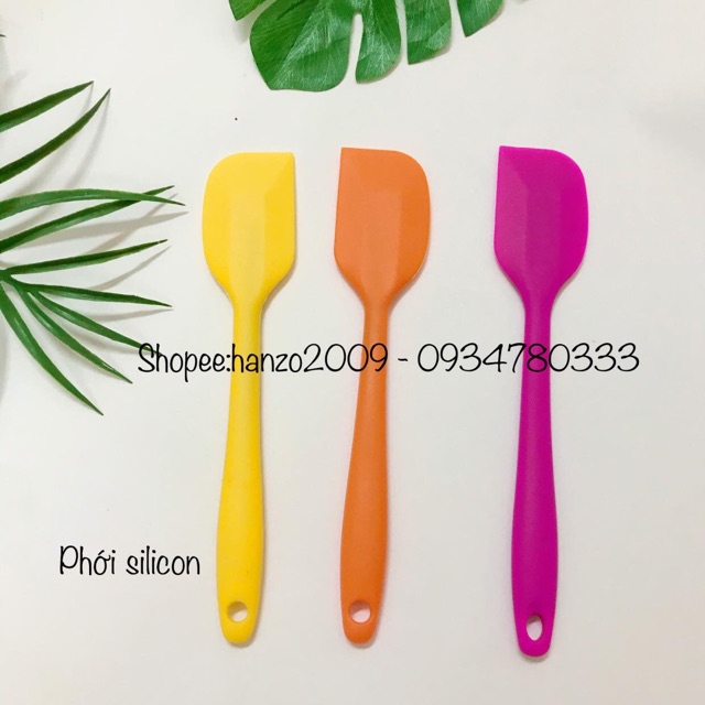 Dụng cụ làm bánh: Spatula phới trộn bột, phới dẹt silicon, vét bột