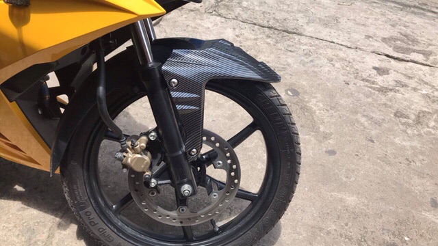 Dè trước carbon cho winner